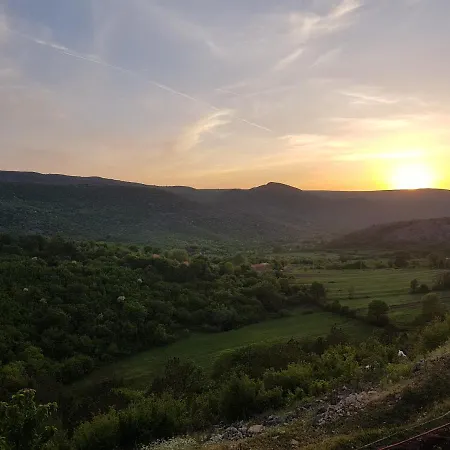 Kljaci Prnjak بيت للعطل